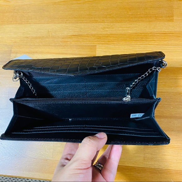 LEATHER CROSSBODY WALLET - Picture 6 of 9